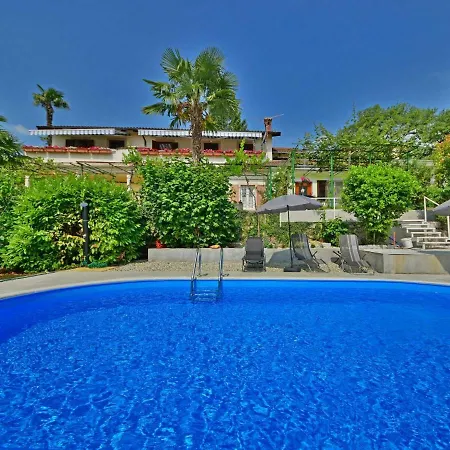 Zvonko-2 By Interhome 아파트 로브란