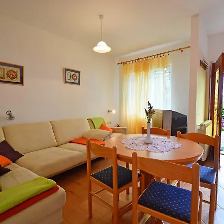 Zvonko-2 By Interhome * 로브란